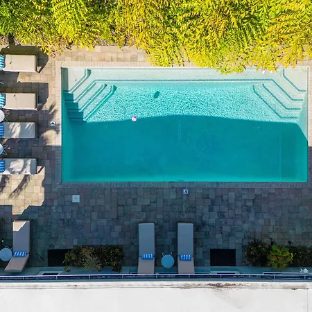 Bright: Tropical Retreat Apartments - Lake Ridge - East Sunrise Blvd
